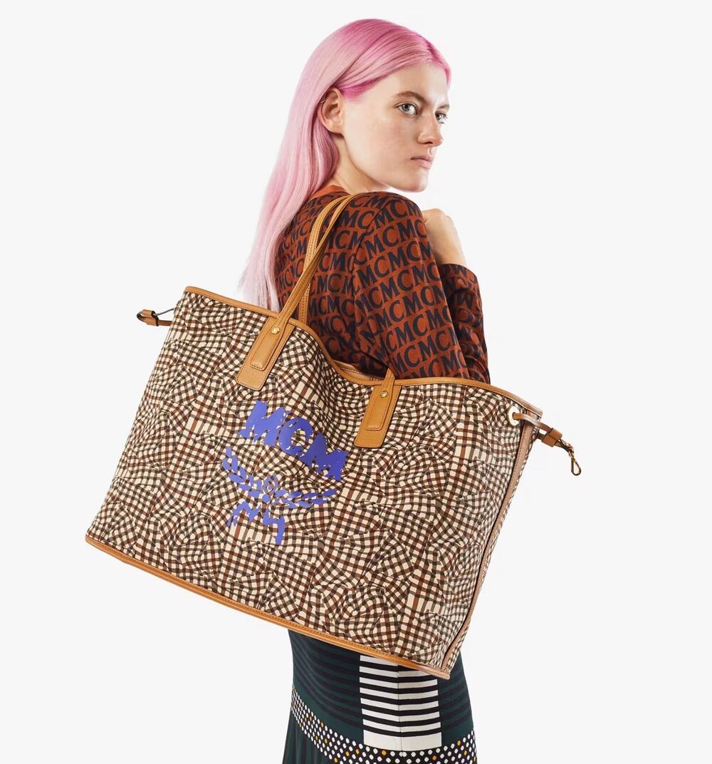 MCM Reversible Liz Shopper In Visetos